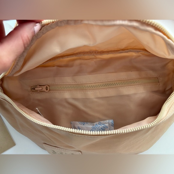 The Sport Pack in Beige - Picture 3 of 6